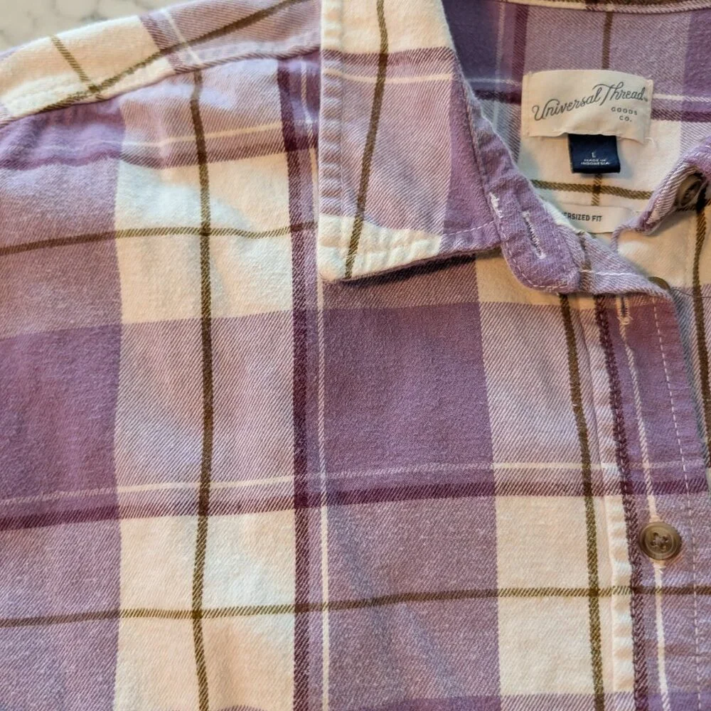Like new Universal Thread lavender/cream flannel, size L - Picture 4 of 7